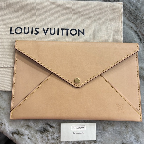LOUIS VUITTON VIC Gift Envelope Clutch bag Leather
New - Picture 6 of 6